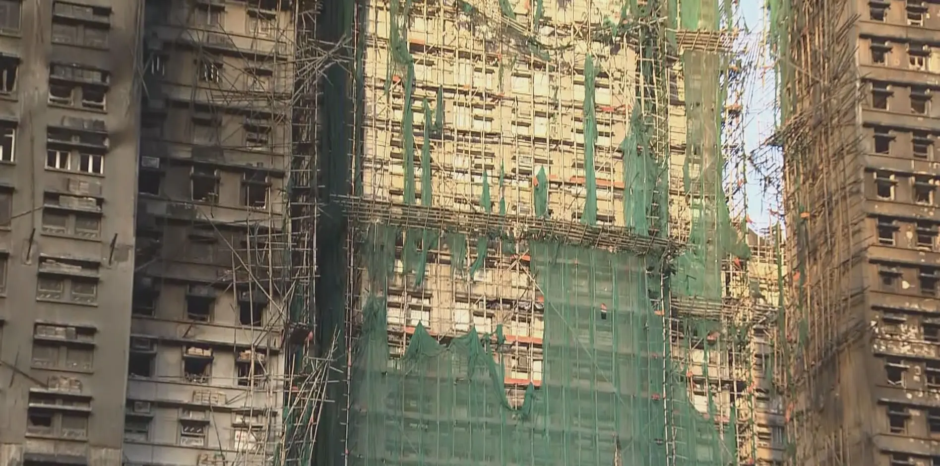今次火災發生後，在求援、發聲的過程中，社會不難看到有些人有意無意之間，試圖把災難延伸為另一場政治攻防，把「是否支持政府方案」簡化成一場立場表態。(圖：網絡截圖)