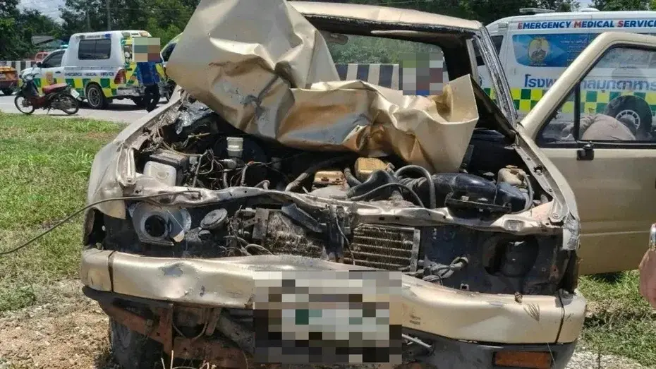 泰國穆達漢府發生重大車禍，一名11歲患病男童私自開駕父母皮卡失控，衝撞徒步朝聖的僧侶隊伍，造成8名僧侶死亡、二十餘人受傷，男童已遭警方拘留偵辦。（來源：網絡）
