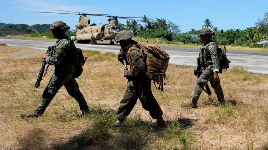 USCC 提議台灣出錢升級菲律賓基地 藍委賴士葆怒轟：台灣成冤大頭！的封面圖片