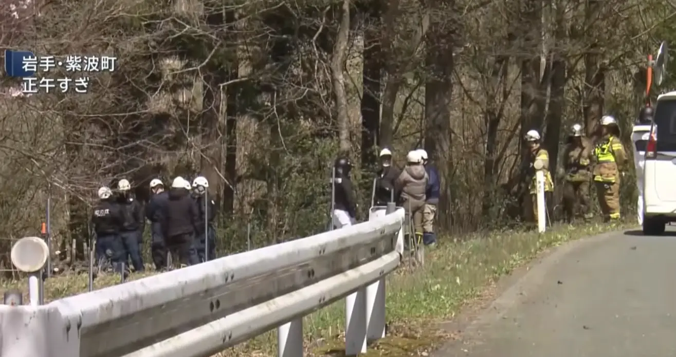 日本巖手縣驚爆熊襲事件，搜救失蹤女時56歲警員遭熊攻擊受傷，附近山溝尋獲女屍，恐為2026年度首起熊襲致死案例，2025年當地熊害已創新高。（來源：ANNnewsCH@YouTube）