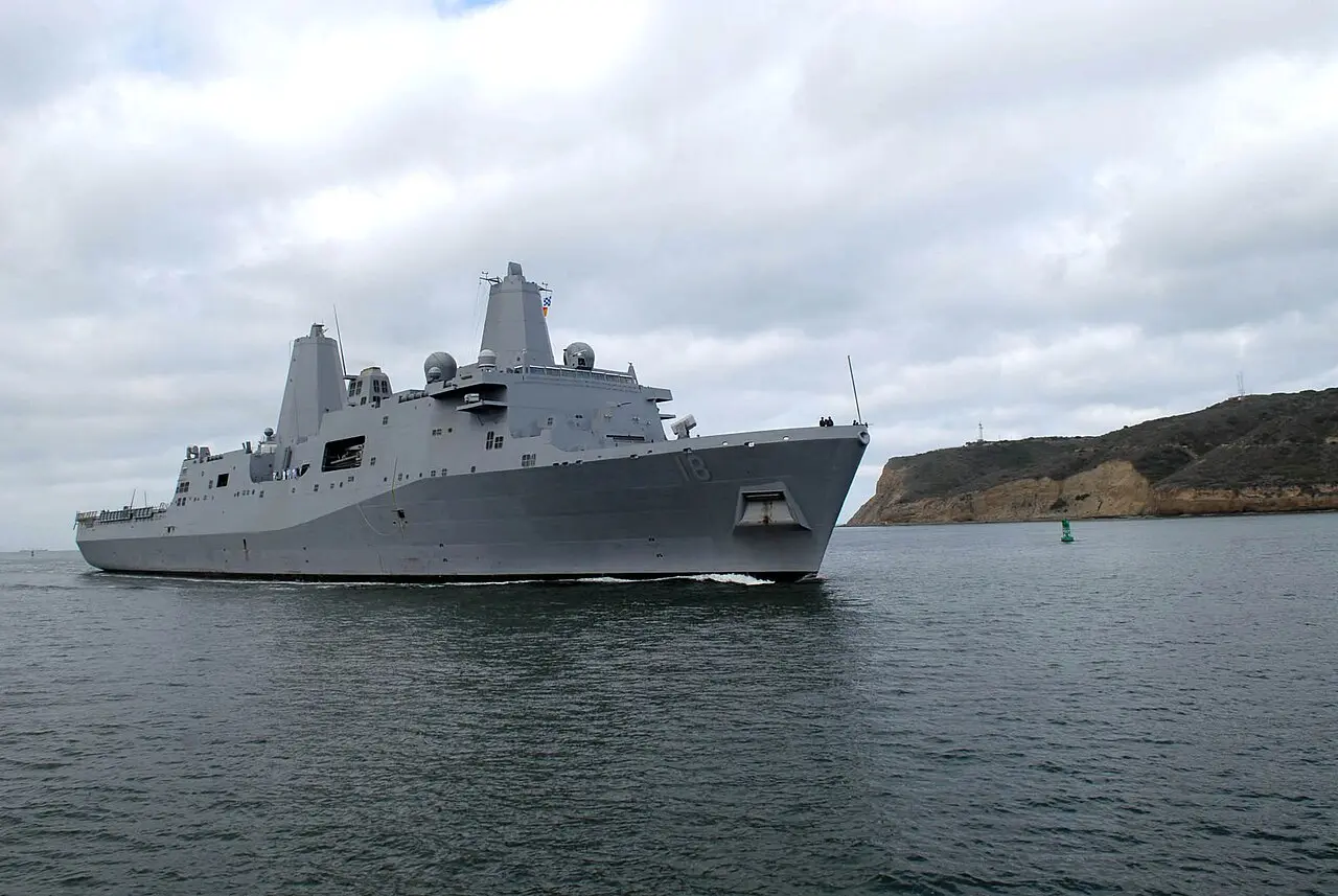 美國海軍兩棲船塢運輸艦「新奧爾良」號(美國海軍)
