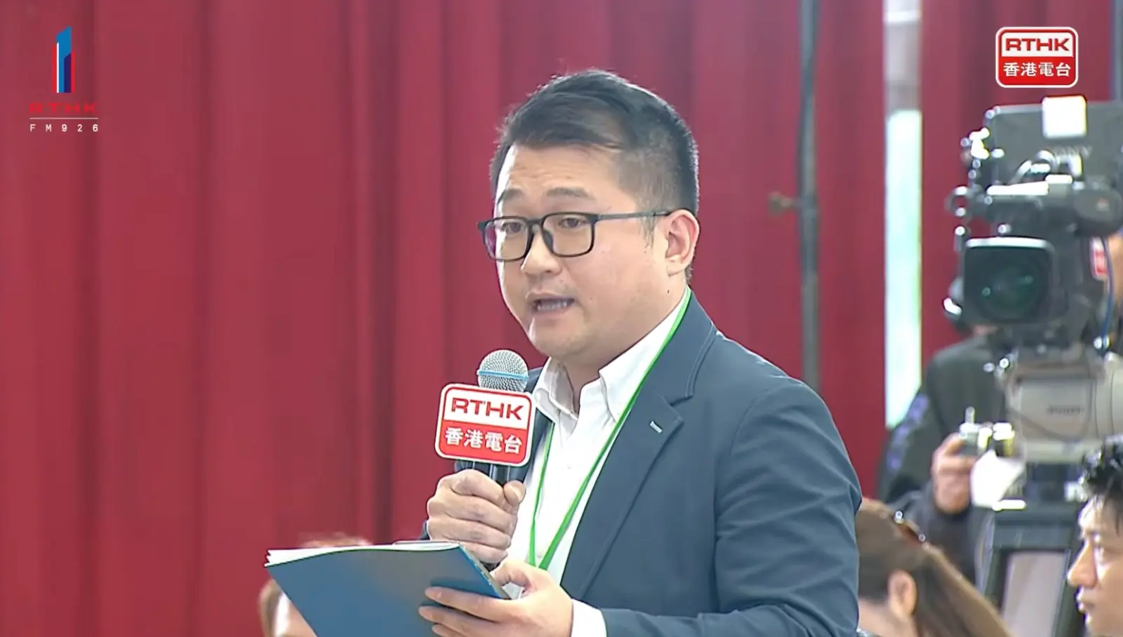 伍俊瑜指出，舊區更新係喺現有硬件基礎上做工，法規程序比開發新區更複雜，需要更高層次、跨部門、甚至跨任期嘅力量支持。(圖：視頻截圖)