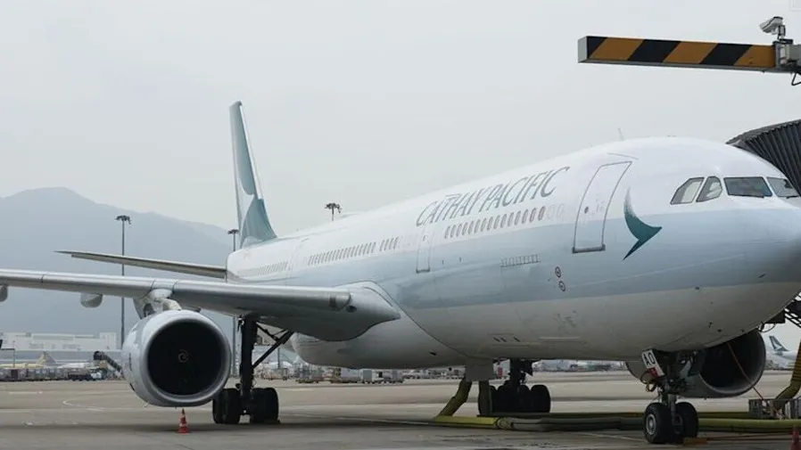 國泰航空 CX883 航班洛杉磯飛香港 緊急降落在日本關西機場的封面圖片