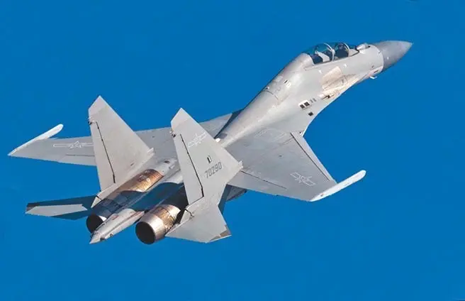 解放軍殲16戰機 (資料圖片)