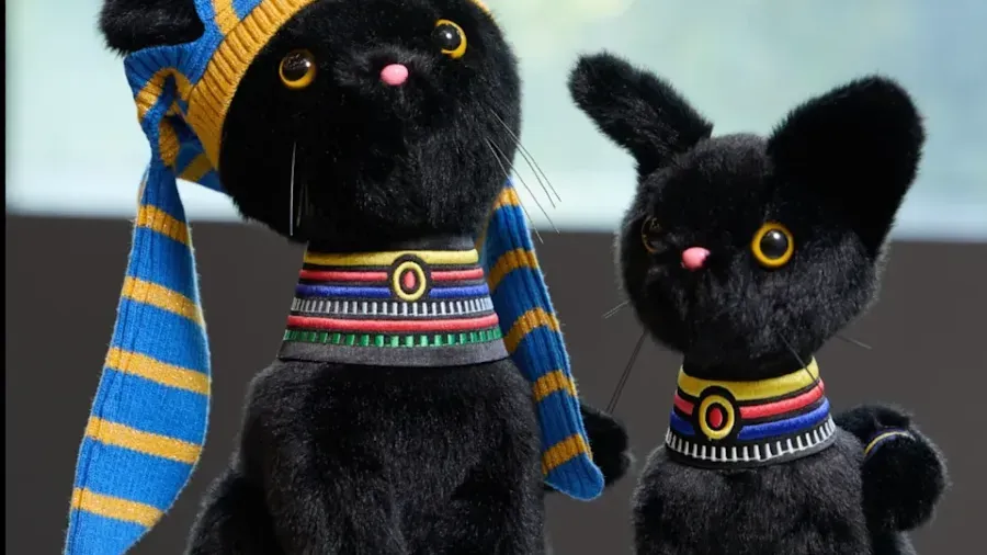 Threads大熱 香港故宮古埃及展盲盒遭瘋搶 黑貓公仔二手價飆升至900元的封面圖片