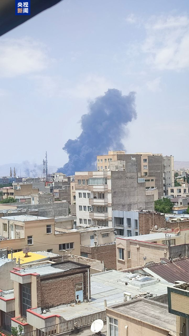 當地時間13日，伊朗東阿塞拜疆省危機管理局長表示，以色列對大不里士的襲擊已導致8人死亡，另有12人受傷。（央視）