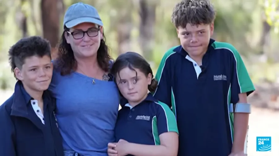 強風捲走一家人，澳洲13歲少年獨闖惡海4小時只為救回媽媽和弟妹！的封面圖片