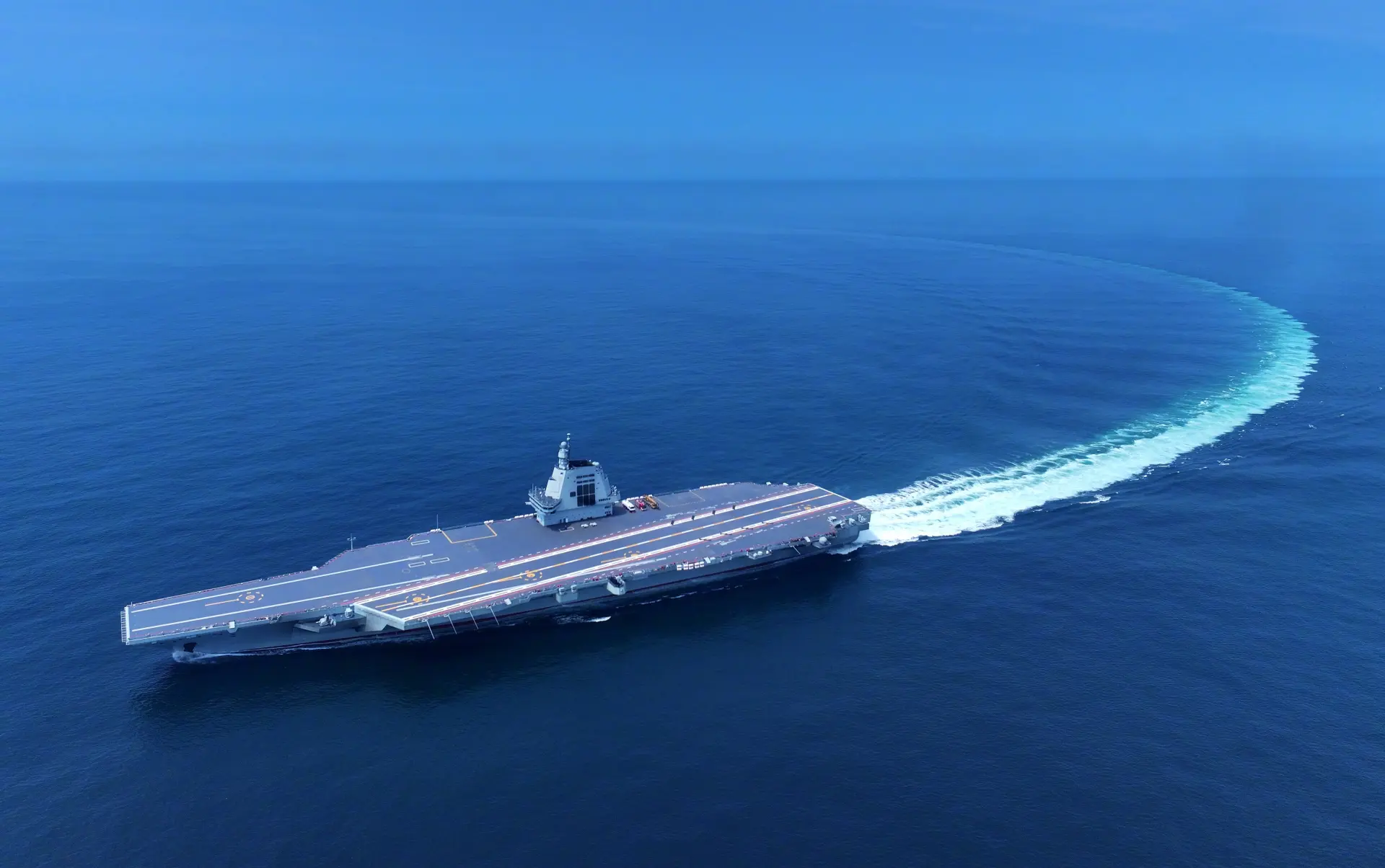 從國際法角度，中國航母的行動並未違反任何公約。(新華社)