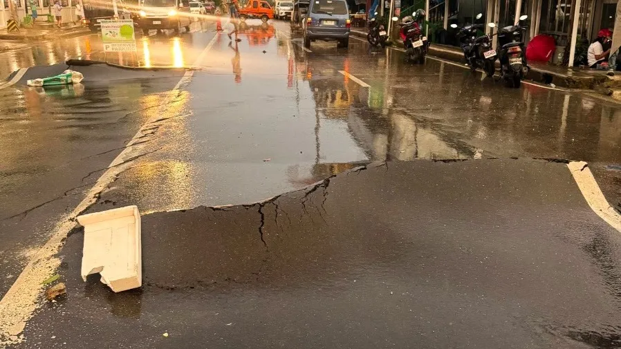 菲律賓中部 6.9 級強震致 60 人死亡，多地出現建築物坍塌，救災工作刻不容緩的封面圖片