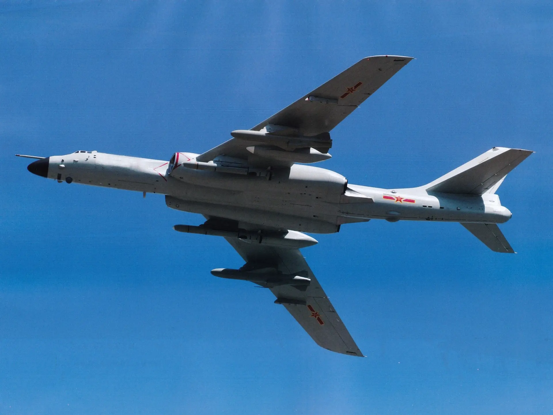 轟-6N戰略轟炸機。（鼎盛軍事）