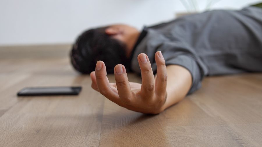 猝死是指在毫無明顯前兆的情況下，突然發生意外的死亡