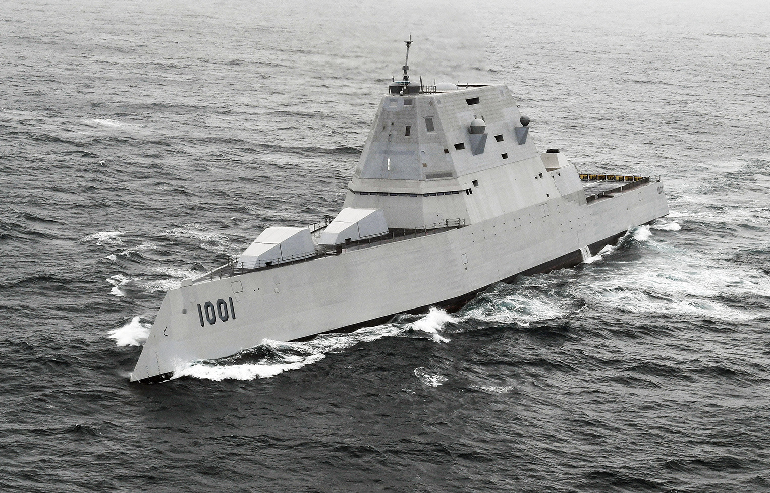 高昂的造價，「朱姆沃爾特」級驅逐艦項目被美媒形容為一場「徹底的災難」。（美國海軍）