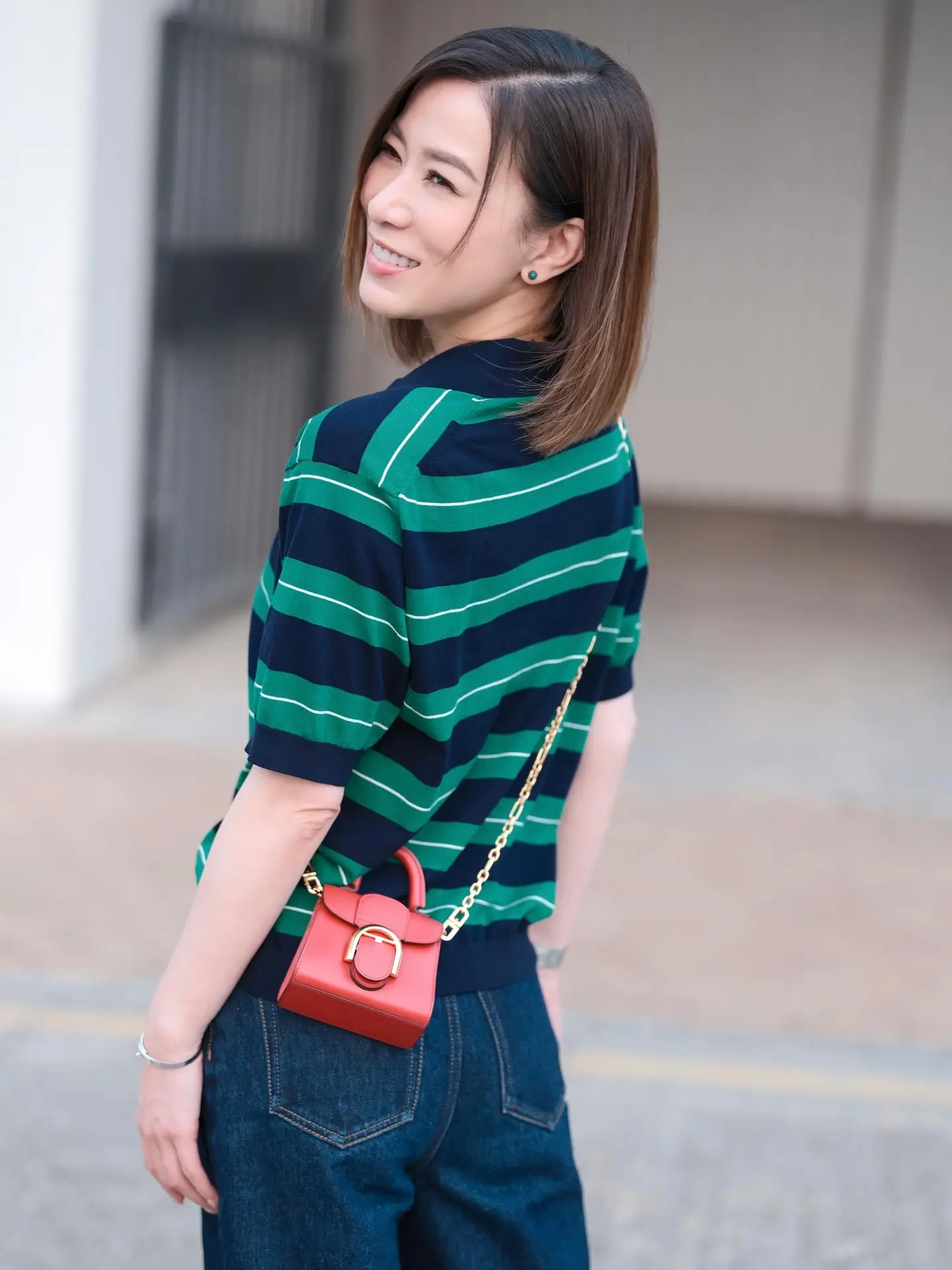 2025年11月《新聞女王2》正式開播，作為系列續作核心的佘詩曼，毫無懸念地成為全港娛樂圈的話題中心。這位近年北上發展屢創佳績的香港演員，此次回歸TVB再演「Man姐」，不僅憑該角色再度問鼎視后，更憑藉紮實表現與職業魅力，被網民公開封為「真。香港女神」。(圖：佘詩曼 Charmaine Sheh@FB)