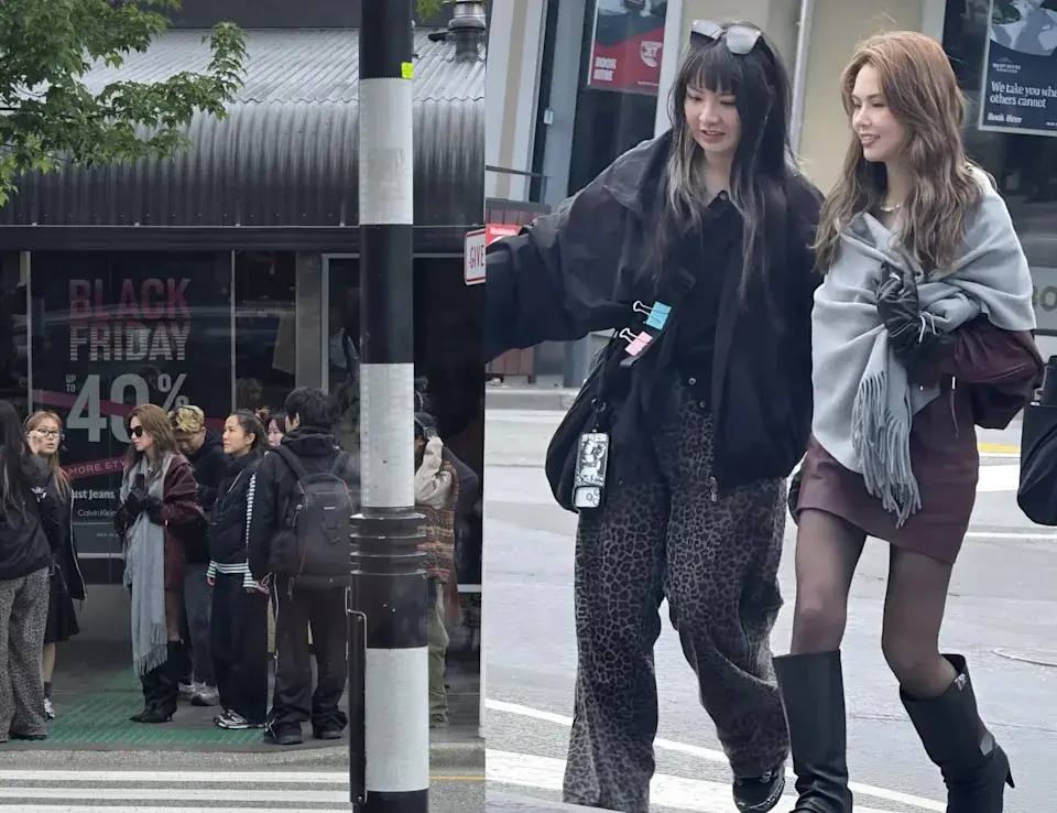 從遊客分享的現場畫面來看，當天的昆凌狀態極佳，以短裙搭配長靴，外搭一件灰色披肩，整體穿搭簡潔俐落，完美凸顯出修長身形與優越比例。(圖：網絡截圖)