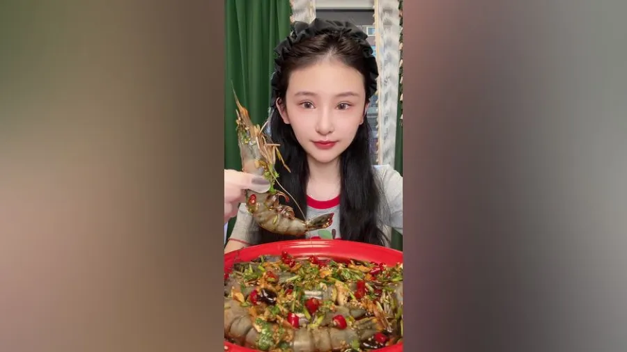血鉀只有 2.3 毫摩爾每公升！中國内地百萬粉絲吃播主「幹飯瑩」心臟驟停離世 - 