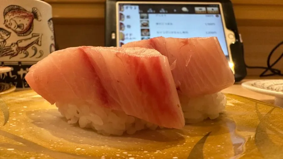 日本米價翻倍時代，這家壽司店直接「魚肉壓倒米飯」？！的封面圖片