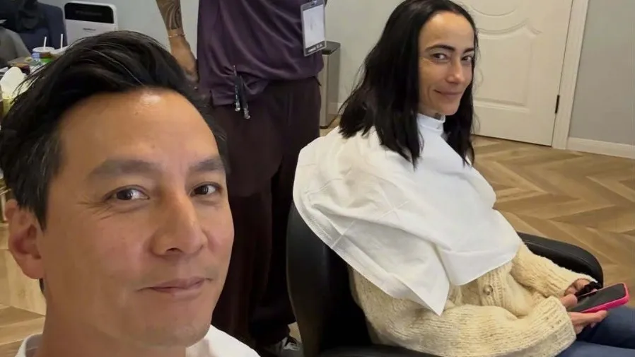 吳彥祖 Lisa S. 23 年首合作合照 結婚 15 年零緋聞！網民：比吳彥祖更像吳彥祖的封面圖片