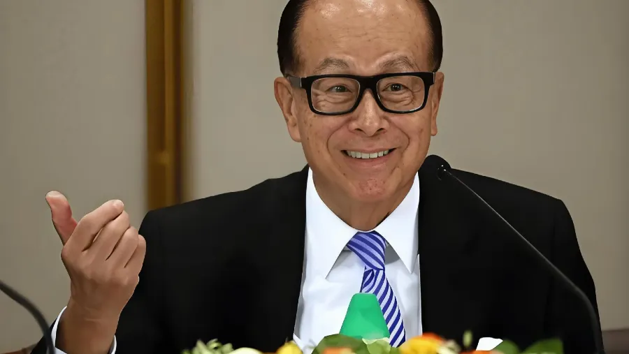 突傳98歲李嘉誠逝世消息！長實緊急發聲明痛斥假新聞的封面圖片