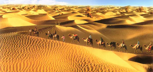 旅館名稱「Caravanserai」源自古絲綢之路，原本是驛站，至今仍保留著百年前的樸實模樣。（示意圖來源：baike.so）