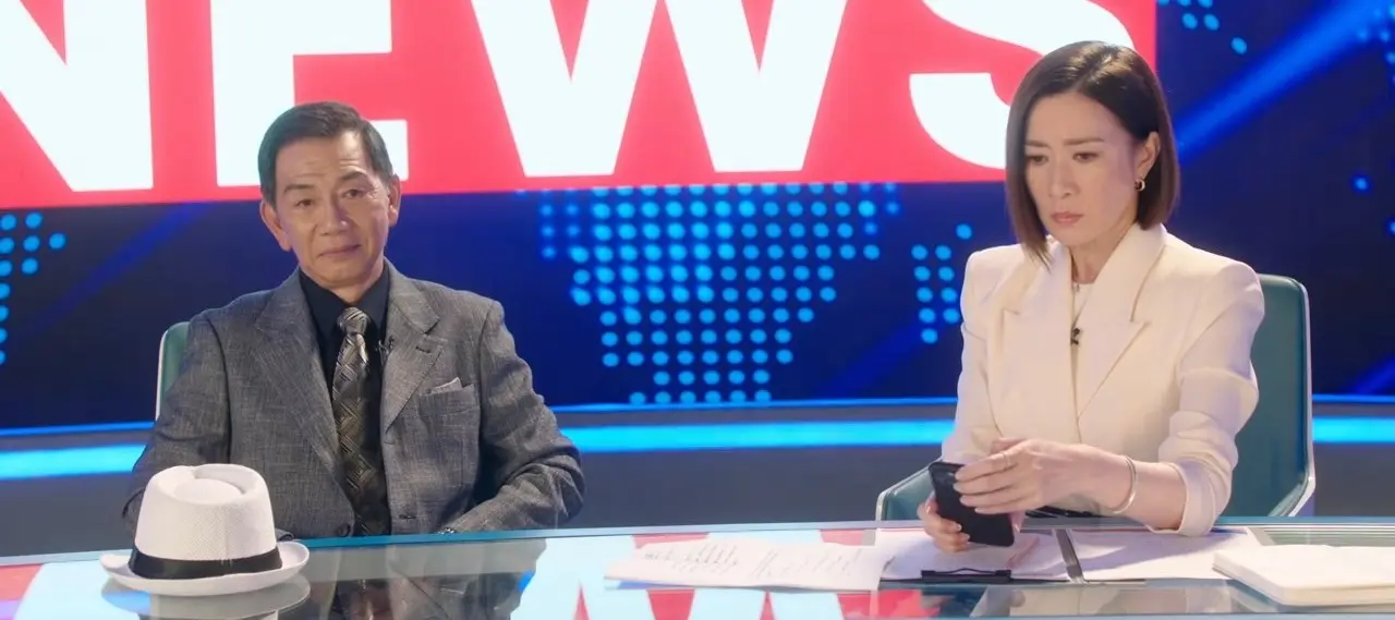 在最後一集的新聞直播現場，他表面笑容滿面，實則陰險至極地直接威脅文慧心（佘詩曼飾），將角色內斂而具威脅性的特質演繹得淋漓盡致。(圖：TVB)