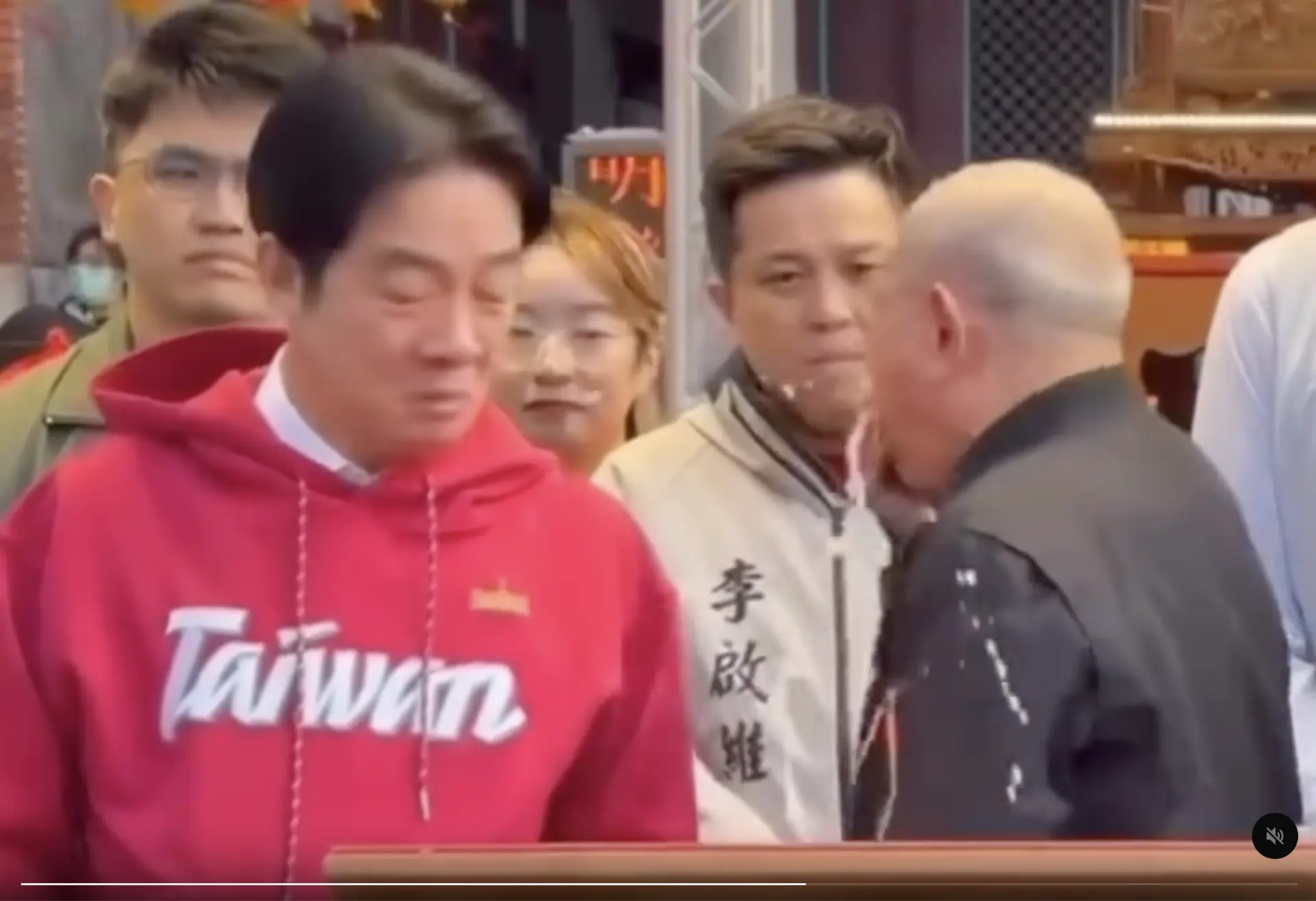 賴清德隨後向現場媒體說明情況，他表示，林院長在場幫忙進行了簡單處理，主委目前意識清醒，雖然血壓稍微偏高，但推測是因身體不適加上緊張所致，目前血糖數值正常，情況已算穩定。(圖：lovecatgym@threads)