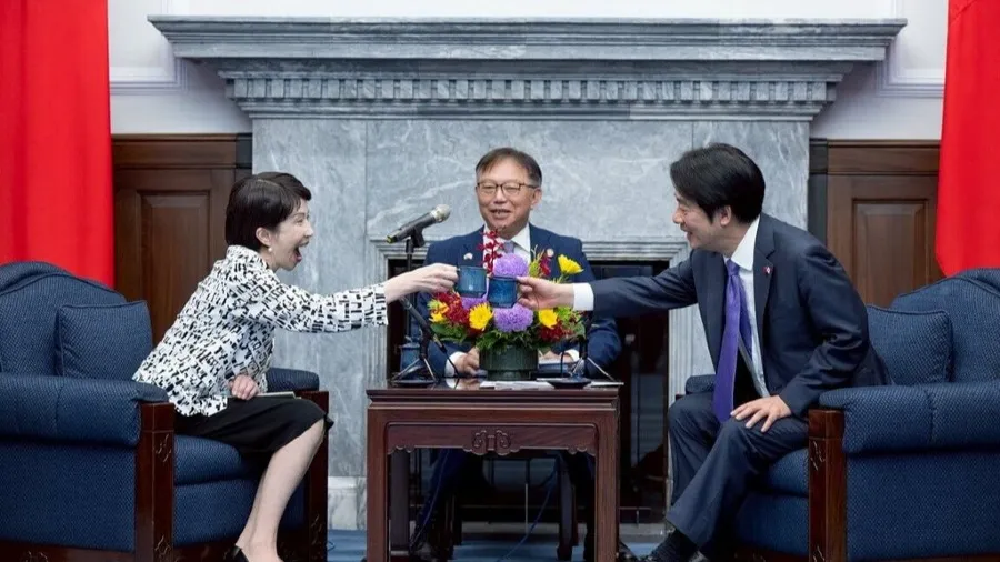 新華社發表時評　批賴清德及民進黨當局附和高市早苗言論的封面圖片