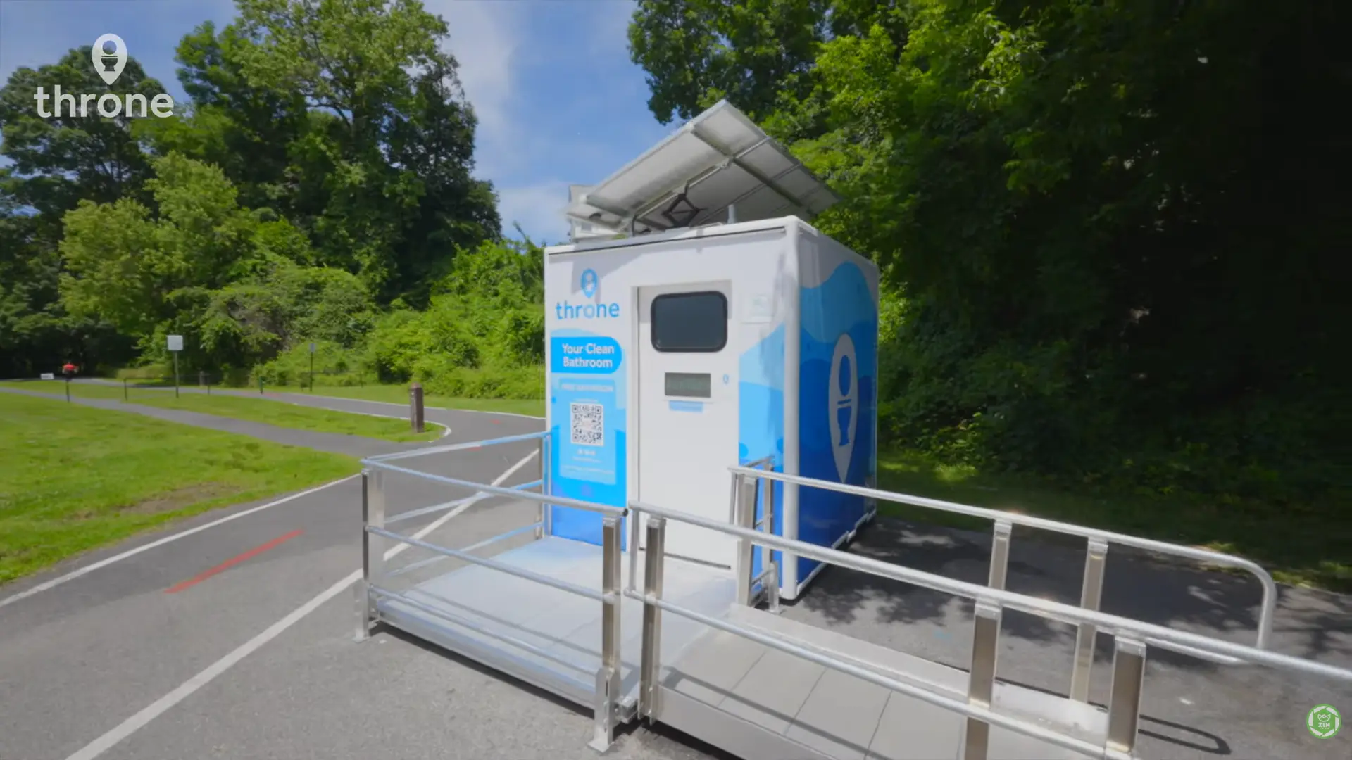 美國紐約耗資400萬美元引進Throne Labs打造的Robotoilet智慧公廁，全市將佈署17座，主打無接觸便民設施，嚴設10分鐘使用時限，超時會自動開門，新設施收穫好評也引發弱勢族群使用隱憂。（來源： ZEN LENS@YouTube）