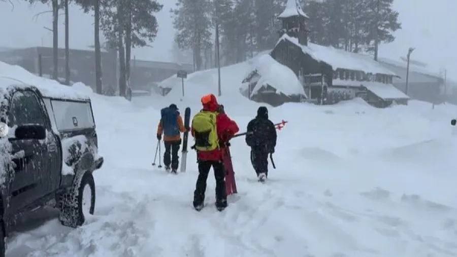 加州雪崩瞬間吞沒15人，9人埋屍雪底，恐創美國史上最慘紀錄的封面圖片