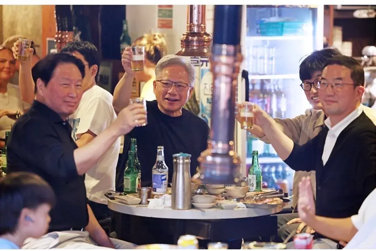 為了迎接AI產業核心人物黃仁勳，韓國三大科技龍頭齊聚首爾弘大一間烤肉店，開辦場規格滿滿的韓版「兆元宴」。（來源：小紅書）