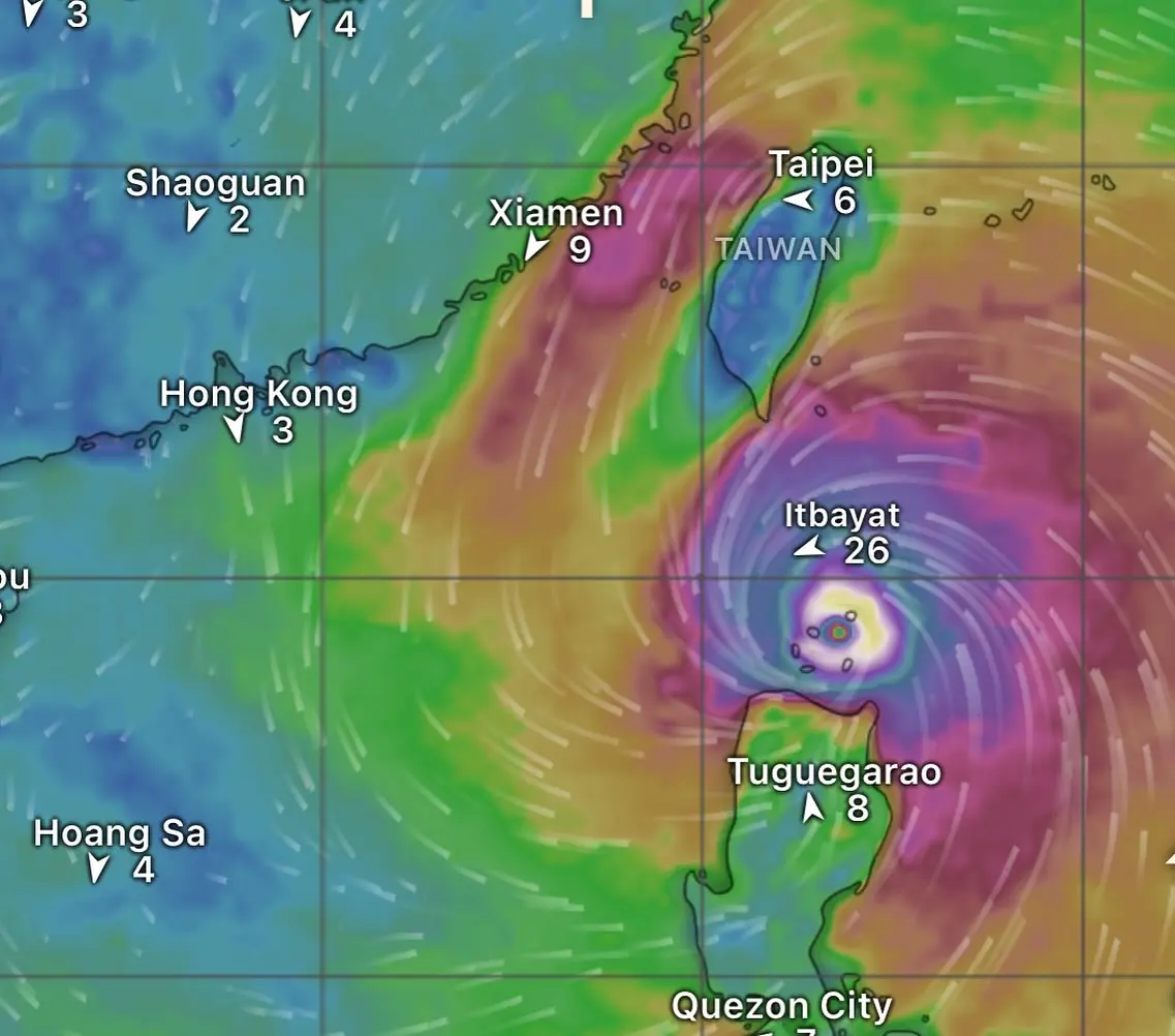 而今次樺加沙預測水位直逼「溫黛」紀錄，市民憂心忡忡。(圖： 新華社)