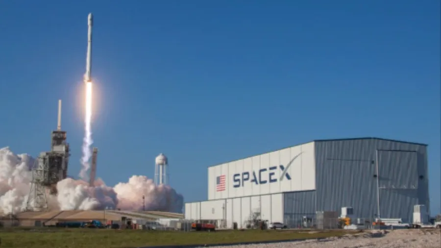 SpaceX估值風波：馬斯克否認8000億美元融資 星艦與星鏈成關鍵的封面圖片