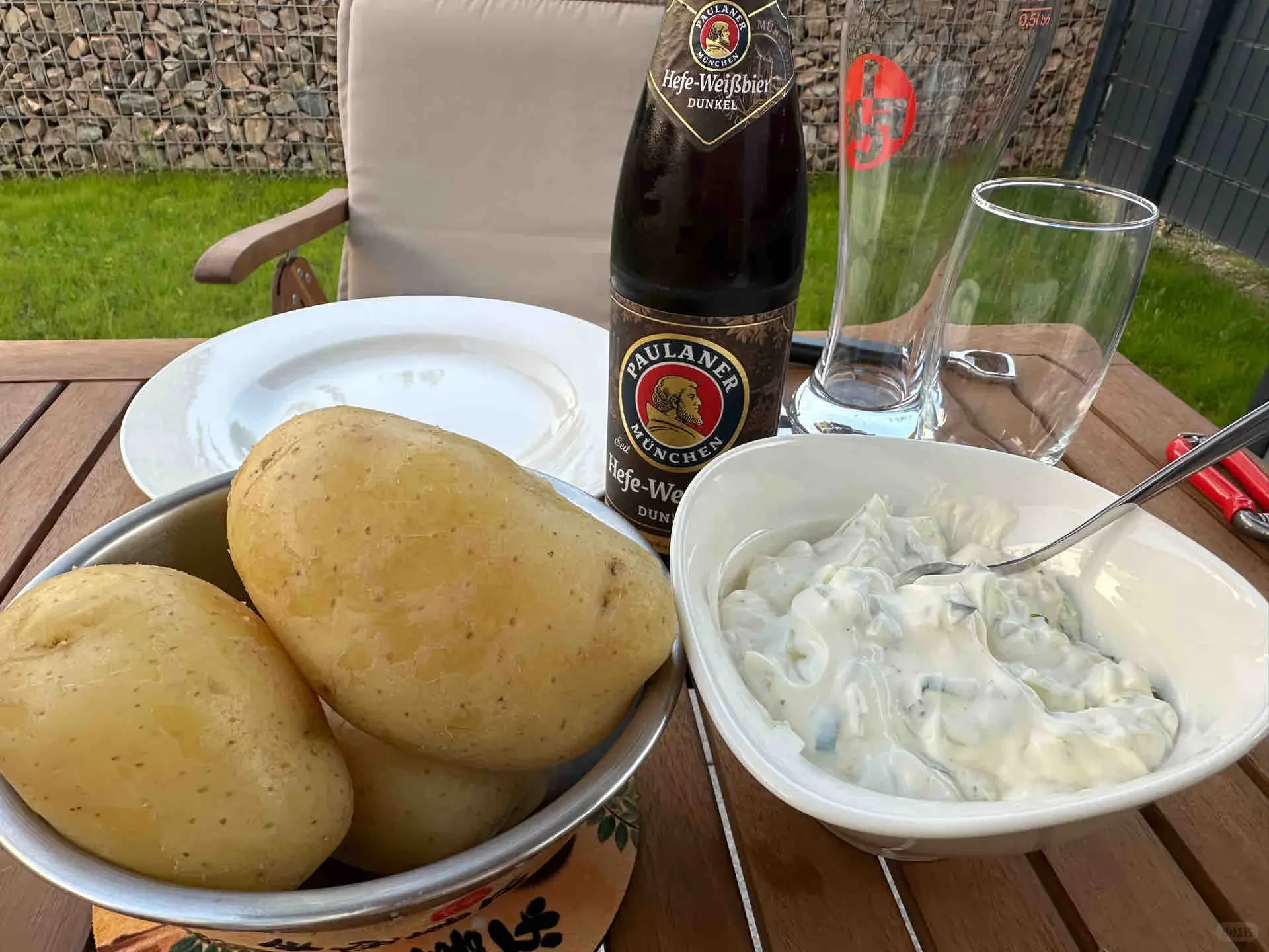 德國「美食荒漠」之稱，藏在當地人的一日三餐裡。飲食講求高效簡單，與中國飲食的精緻多樣反差明顯，並非廚藝不足，而是當地人對飲食的態度不同。（示意圖來源：小紅書網友）