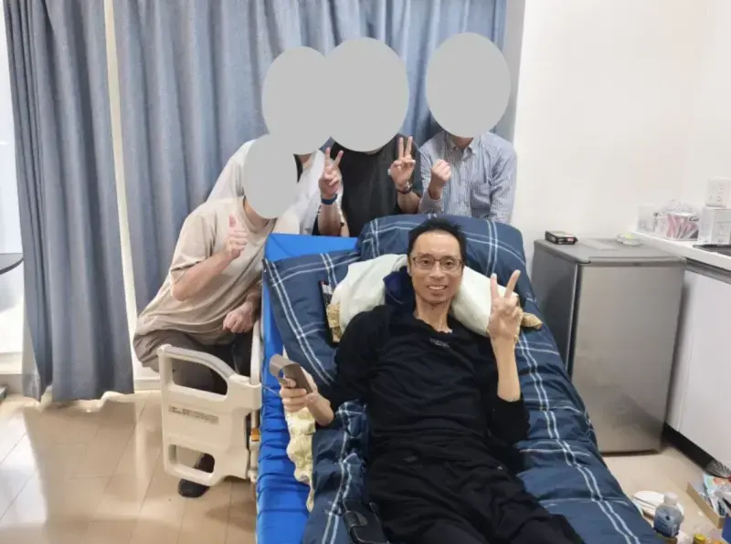日本知名麻醉科醫師、億萬股神「塔醬」51歲不敵癌癥病逝。他以50萬日圓滾出80億日圓身家，抗癌期間執筆著書，臨終前仍堅持選股，詮釋價值投資的終極魅力。（來源：@X）