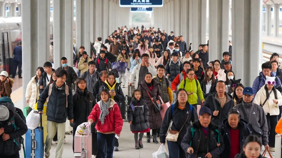2026 內地春運下周一啟動 發改委料跨區流動 95 億人次創新高的封面圖片