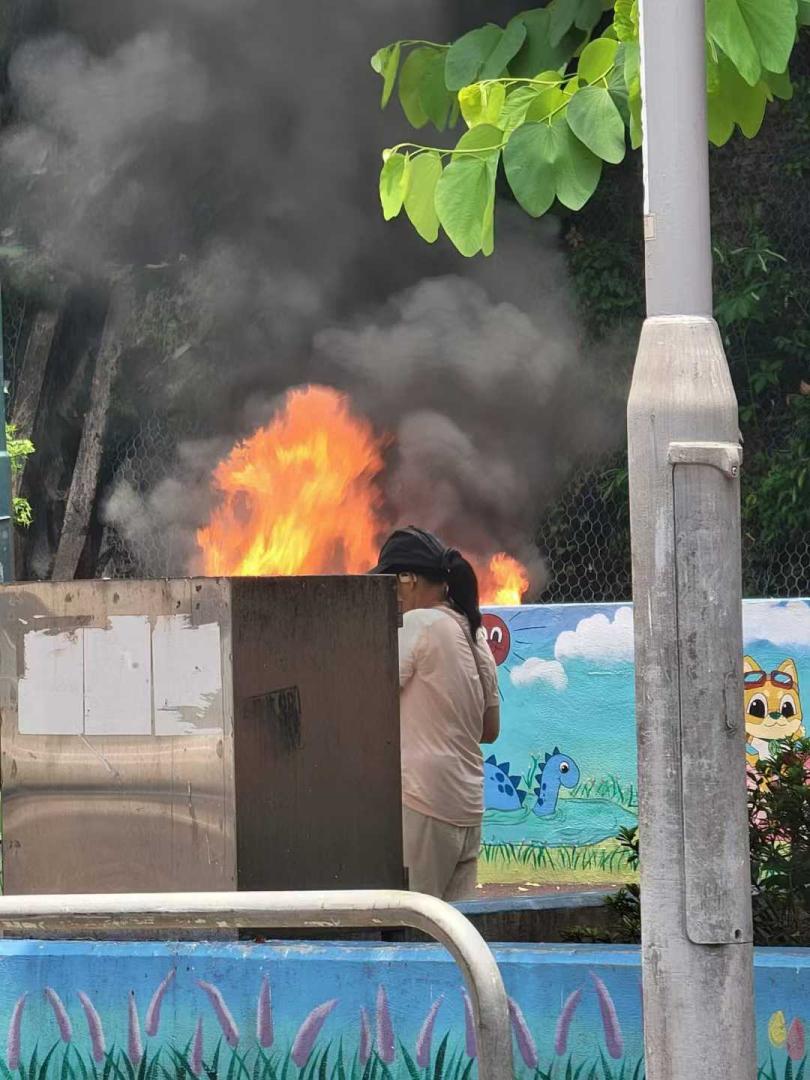 葵涌石蔭路第四休憩花園附近發生 4 輛電單車起火事件