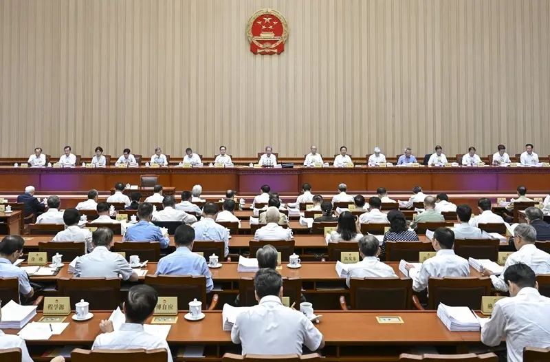 十四屆全國人大常委會第十七次會議在北京人民大會堂舉行第一次全體會議。新華社資料圖片