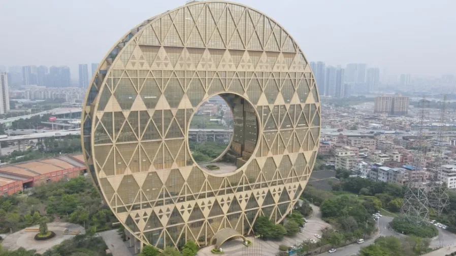 廣州「銅錢大廈」8折甩賣僅13.6億零人問津，曾被罵「最醜建築」的封面圖片