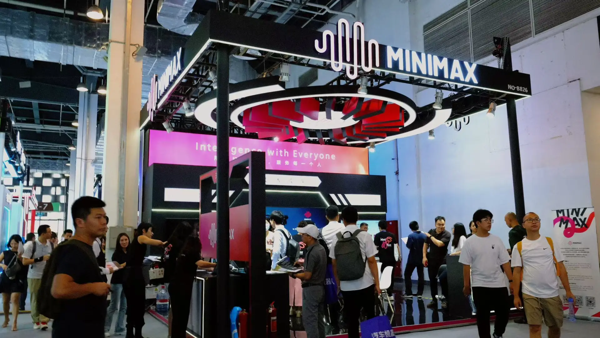 產品矩陣的全球化佈局已收穫顯著成果。截至2025年9月30日，稀宇科技的AI原生產品已累計為來自超過200個國家及地區的逾2.1億名個人用戶，以及超過100個國家及地區的10萬餘家企業和開發者提供服務。(圖：網絡截圖)