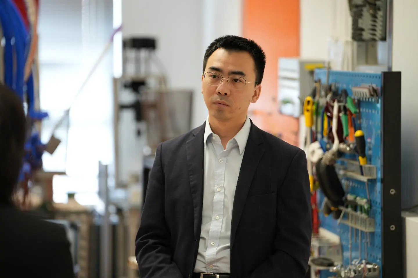 引發公眾質疑的香港理工大學建築環境及能源工程系副教授黃鑫炎，於今日（30日）透過校方網頁發表聲明，就其早前接受外媒訪問時的部分言論致歉。(圖：網絡截圖)