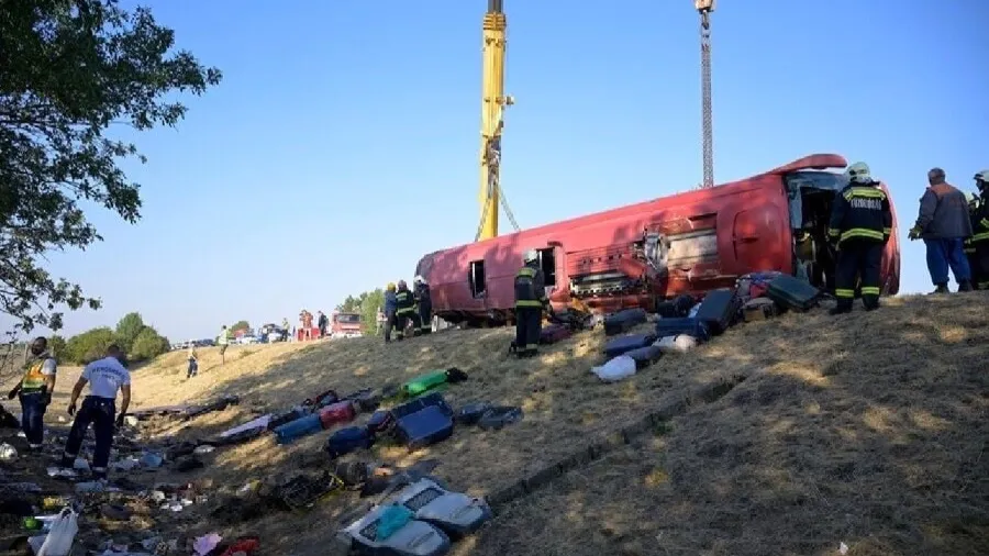 波蘭巴士匈牙利東部M3公路翻側重大車禍 至少12死10傷 司機疑打瞌睡遭扣留的封面圖片