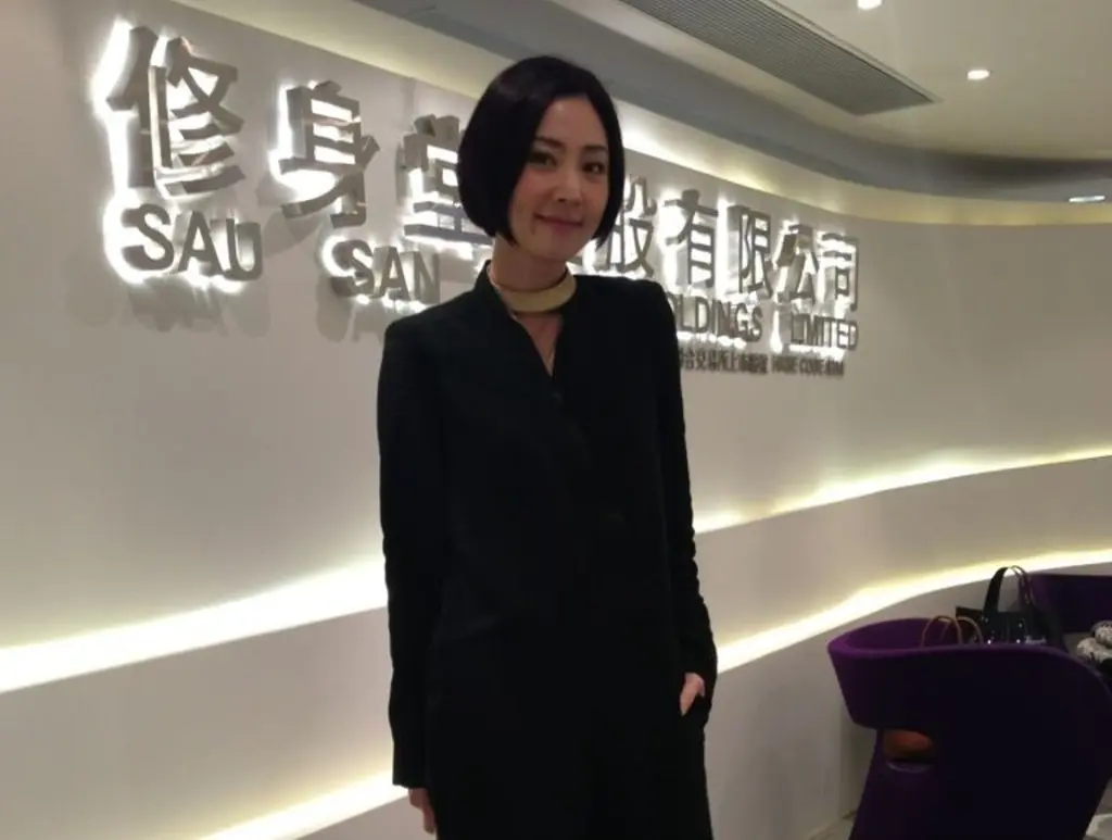 張玉珊帶領「修身堂」上市，以 28 歲之齡成為香港最年輕上市公司主席，其公司當年助欣宜減掉百磅更成佳話。(圖：網絡翻攝)