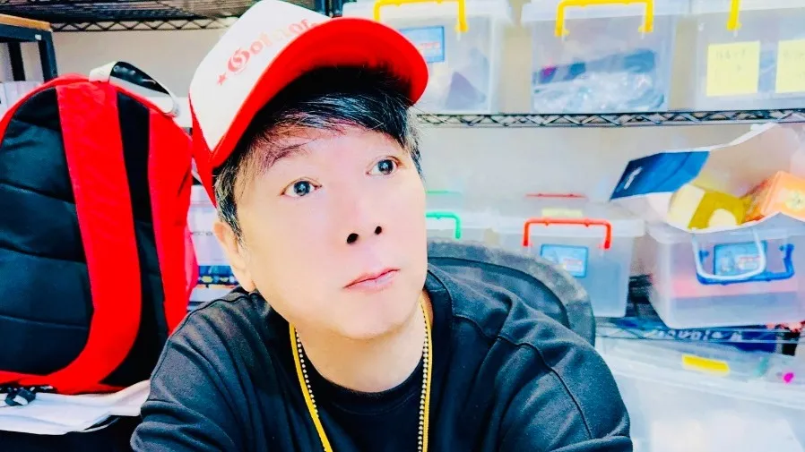 台灣藝人曹西平猝逝：離世當日仍發文「沒什麼過不了」，66歲人生落幕藏無數唏噓的封面圖片