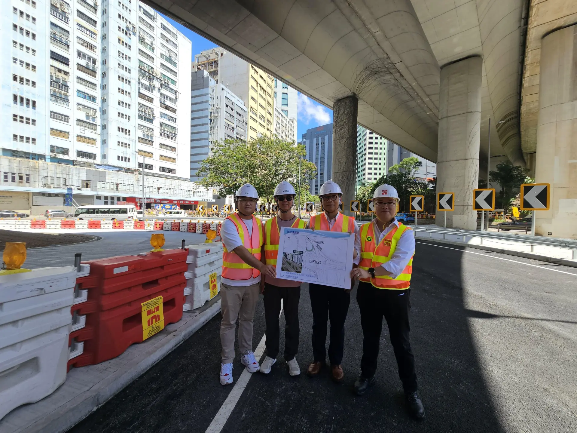 行車道連接荃灣路東行下引路至德士古道，預計可減少車輛進入迴旋處，有效舒緩荃青交匯處一帶的交通壓力。(圖：伍俊瑜)