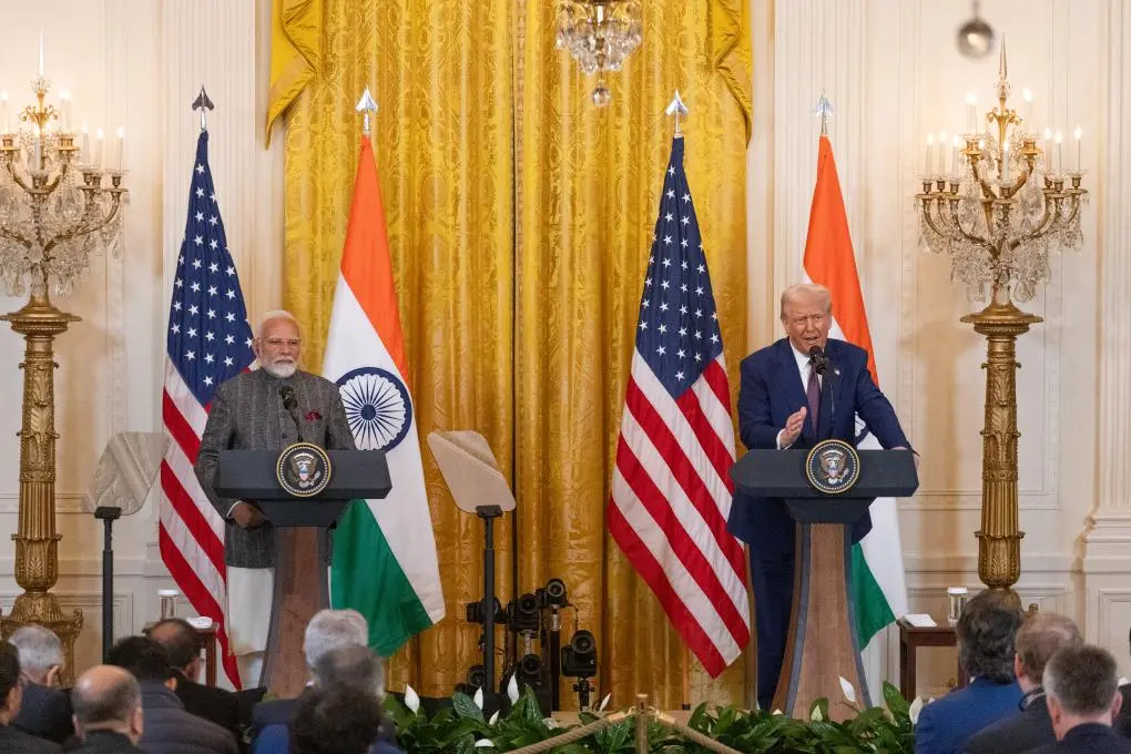 美國總統特朗普（右）與到訪的印度總理莫迪在華盛頓白宮出席聯合記者會。新華社資料圖片