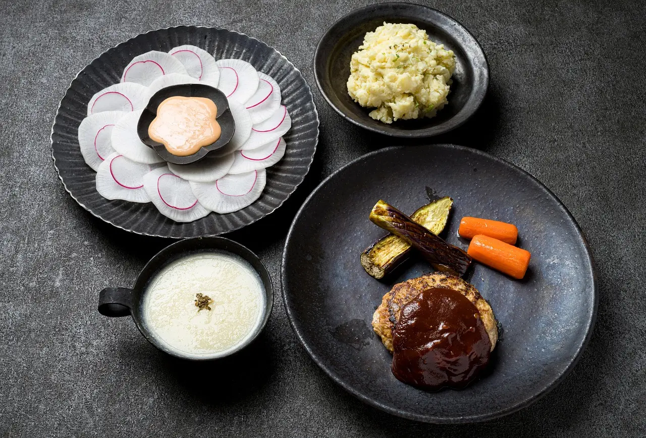 白蘿蔔切薄片蘸點鹽，或是拌成沙拉，脆甜爽口的滋味讓人上癮。（示意圖來源：pixabay）