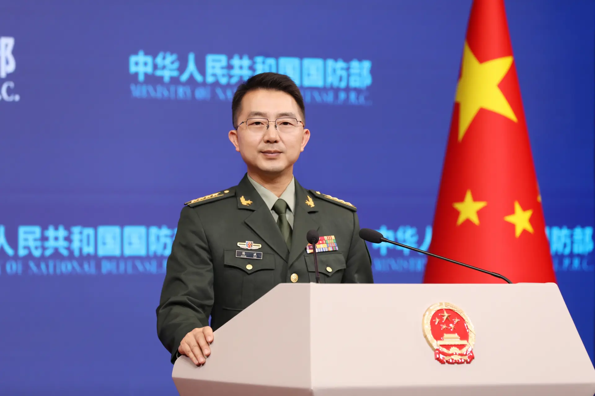 國防部新聞發言人蔣斌大校回答記者有關美日近期在西南諸島開展聯合軍演。