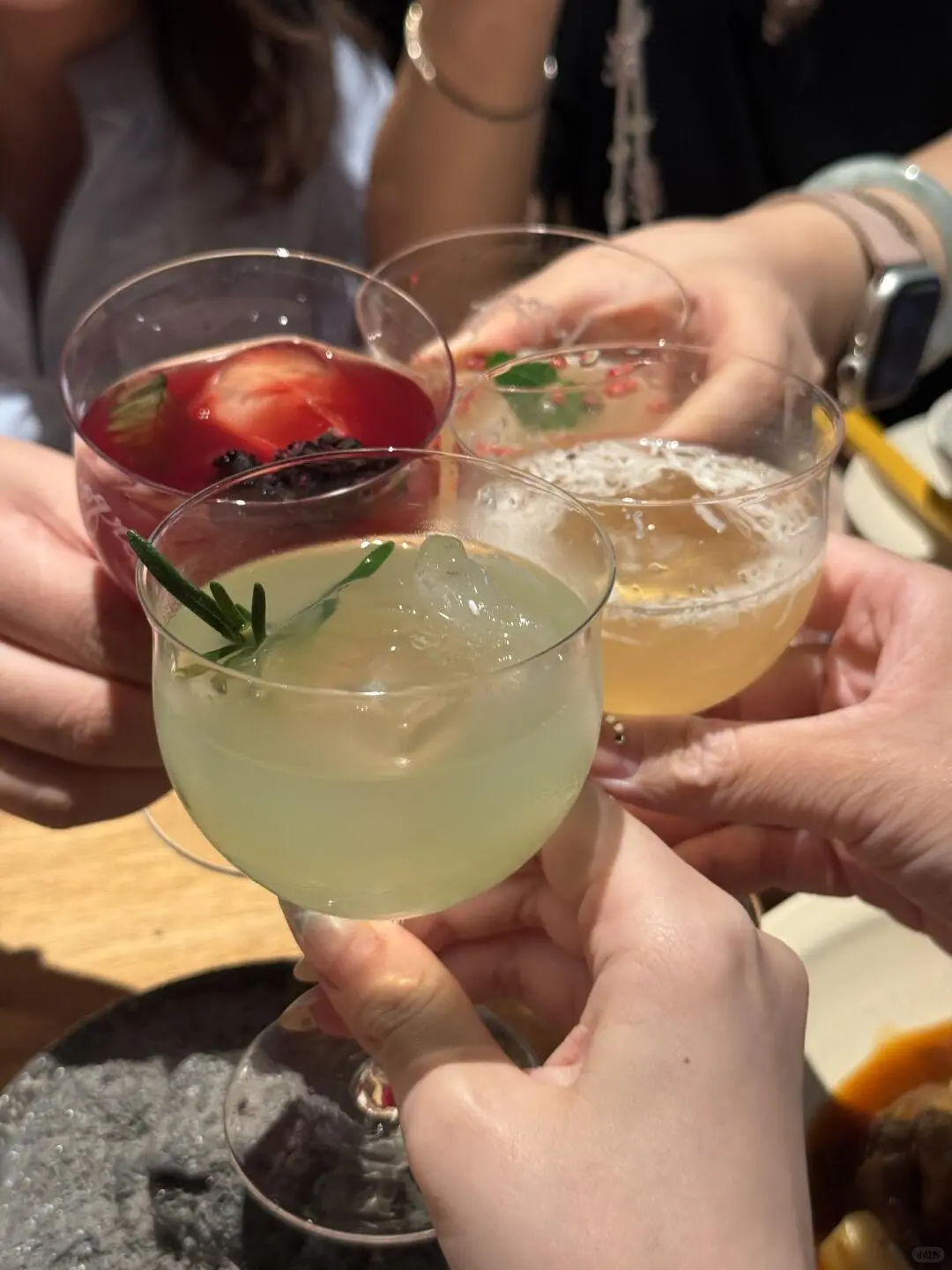 胡恰・景德江西菜（羅湖萬象城店），這家簡直是被低估的寶藏。環境與味道雙在線，性價比還超高，吃過一次就想囤上十張代金券。（來源：小紅書）