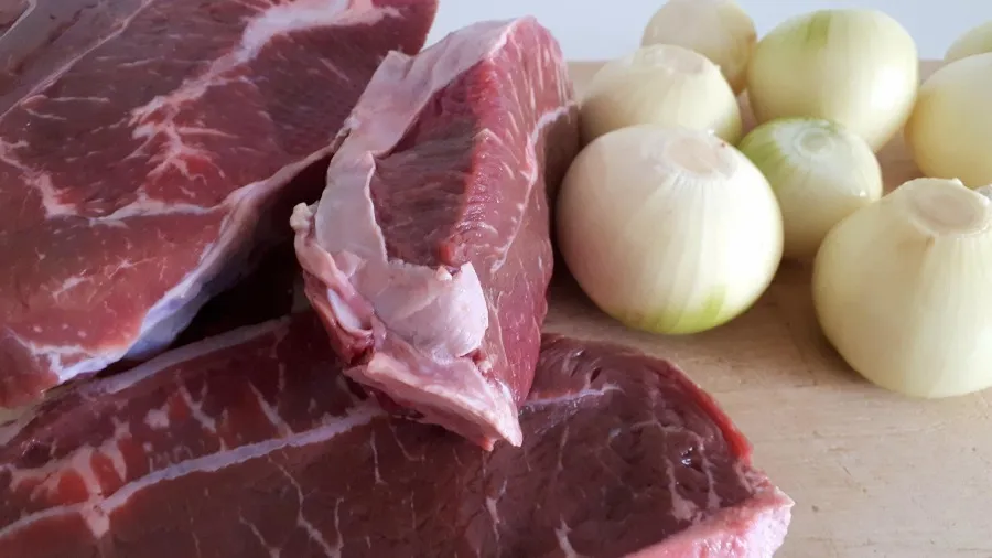 過年買牛肉，牛腿肉vs牛肋條到底怎麼選？的封面圖片