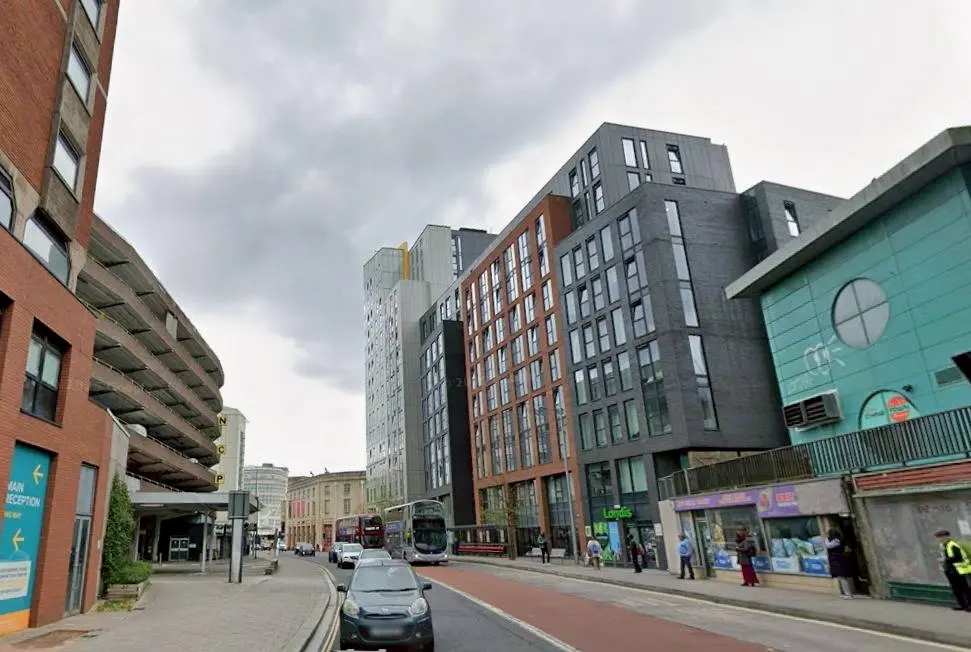 今年 9 月 22 日,布里斯托 Lawrence Hill 區亦曾發生一宗具種族動機的嚴重襲擊。