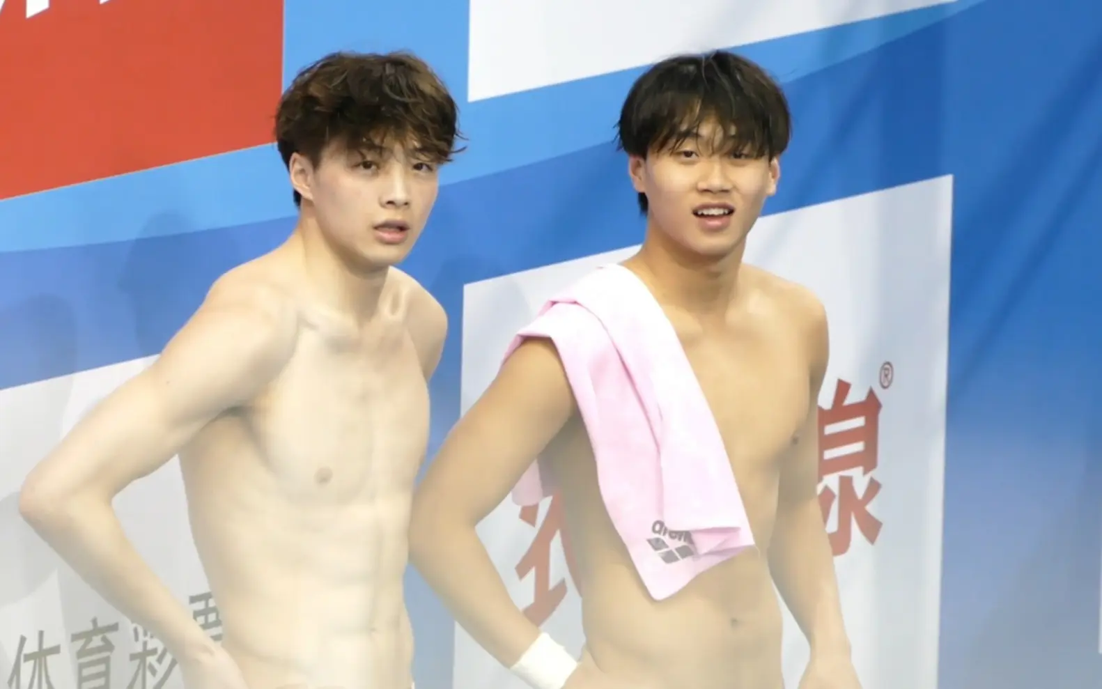 在 11 月 6 日進行的男子雙人 3 米跳板決賽中，范逸與搭檔史志輝一出場便吸引全場目光 —— 二人一白一黑的膚色形成強烈視覺反差。(圖：網絡擷取)